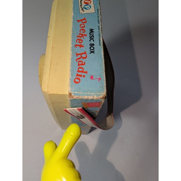 Vintage Fisher-Price Music Box Pocket Radio Pop Goes the Weasel No.773 Works - Picture 6 of 10